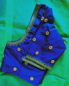 Simple Blue Blouse Designs Thread Work, Blue Blouse Designs Simple, Simpal Blouse Design, Blue Aari Work Blouse Design, Blue Blouse Aari Work Designs, Thread Aari Work Designs, Thread Work Blouse Designs Latest, Blouse Thread Work Designs