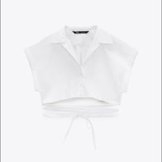 Brand New Chic Cropped Tied Tops, Casual Cropped Tops With Tie Waist, Chic Summer Tied Blouse, Chic Tied Blouse For Summer, Chic Tied Tops For Summer, Chic Summer Tops With Tied Details, Summer Tops With Tied Detail For Day Out, Spring Crop Top With Tie Waist, Chic Tied Tops For Day Out