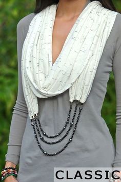 Scarf Necklace - This is a retail website and shows all the different ways you can wear this, pretty cool Mode Tips, Personal Transformation, Diy Scarf, Scarf Necklace, Fabric Jewelry, Scarf Jewelry, Mode Inspiration, Scarf Styles, Diy Fashion