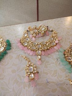 Wedding Shoot Indian, Indian Wedding Jewellery, Wedding Jewellery Designs, Modern Silver Jewelry, Kundan Necklace Set, Dulhan Mehndi, Gold Plated Jewellery, Antique Jewellery Designs, Bridal Accessories Jewelry