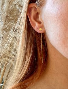 ◒  NELL Linear Dot Ear Jackets A timeless clean and simple earring with a twist of versatility ✨ The reflective dot is a perfect everyday stud and the delicate drop chain cylinder is the perfect way to dress up a cute T-shirt or  to add the finishing touches to your going out attire.  Add any stud/shape to create a different look. These look amazing with crescent moons or stars also!   MORE STUD OPTIONS HERE: https://www.etsy.com/listing/886046169/single-mix-and-match-minimalist AND HERE: https: Minimalist Dangle Threader Earrings, Minimalist Dangle Linear Earrings, Minimalist Dangle Linear Earrings As Gift, Trendy Gold Threader Earrings For Everyday, Minimalist Delicate Chain Threader Drop Earrings, Minimalist Linear Earrings With Adjustable Chain, Minimalist Delicate Chain Threader Earrings, Single Long Drop Threader Earring For Everyday, Minimalist Linear Drop Earrings With Adjustable Chain