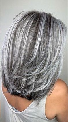 Grey Hair Transformation, Gorgeous Gray Hair, Grey Hair Inspiration, Gray Hair Growing Out, Silver Hair Color, Silver Grey Hair, Blending Gray Hair, Gray Hair Highlights, Long Gray Hair