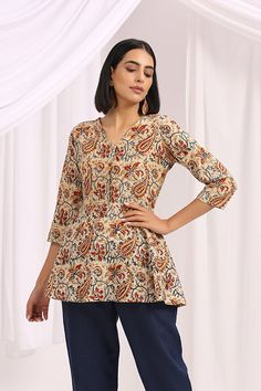 Okhai 'Parvaneh' Hand Block Printed Kalamkari Top – Okhaistore Kalamkari Kurta Designs, Kalamkari Tops, Long Cotton Dresses, Cotton Kurtis Online, Kalamkari Kurta, Cotton Dresses For Women, Kalamkari Dresses, Simple Kurti