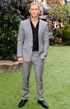 Grey Suit Black Shirt, Black Shirt Combination, Grey Suit Combinations, Black And Grey Suit, Snowwhite And The Huntsman, Shirt Combination, Grey Suit Men, The Huntsman, Suit Combinations