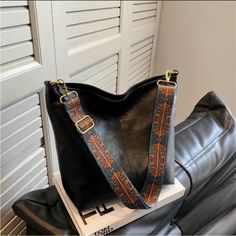 Gorgeous Bag Sized Big Enough To Hold What You Need. Zip Closure. Faux Leather, Adjustable Retro Pattern Strap. Measurements In Pics. Smoke Free Home. Thanks For Looking! Boho Crossbody Bag, Vintage Crossbody Bag, Luxury Crossbody, Leather Bucket Bag, Leather Hobo Bag, Casual Tote, Samara, Leather Hobo, Shopping Tote