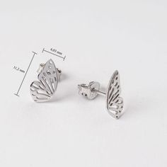 These dainty butterfly wing stud earrings are a cute accessory you need in your wardrobe! You can choose single or pair wings earrings. If you choose to pair, it comes in a set of two wings (1 butterfly total) PRODUCT DETAILS: Made to Order. 𝐌𝐚𝐭𝐞𝐫𝐢𝐚𝐥:14K Solid Gold (real solid gold, no gold-filled or no gold plated material) Choice of Gold Color: Yellow Gold, Rose Gold, White Gold Price directly from the manufacturer The butterfly's allure symbolizes growth, change, and freedom, making t Gold Butterfly Earrings, Wings Earrings, Dainty Butterfly, Butterfly Wing, Wing Earrings, Gold Butterfly, Gold Price, Butterfly Earrings, Butterfly Wings