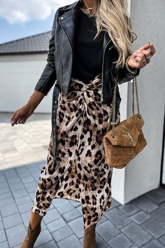 Coffee Until Cocktails Leopard Slit Midi Skirt – roschic Knot Skirt, Womens Skirt Outfits, Maxi Skirts Summer, Slim Skirt, Skirt Maxi, Boho Floral Dress, Style Upgrade, Boho Maxi, Summer Skirts