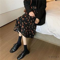 Lasaky - Floral Print Velvet Midi Skirt: Loose-Fit and Long-Length Korean Preppy Style, Corduroy Skirts, Korean Preppy, Deep Plunge Dress, Corduroy Midi Skirt, Korean Fashion Skirt, Velvet Midi Skirt, Bodycon Floral Dress, Green Prom Dress