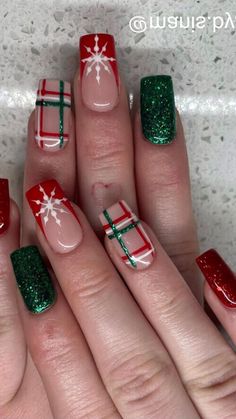 Christmas Nails So Stunning, They’ll Leave You Breathless! Get ready to be inspired by these jaw-dropping Christmas Nails! From elegant Christmas Gel Nails to playful Cute Christmas Nails, there’s something for everyone. Looking for quick and chic? Try Christmas Nails Easy or get creative with Christmas Nails Acrylic for a more dramatic look. ✨ Need some Nagel Inspo? This collection includes everything from Xmas Nails and Winter Nails Acrylic to Nail Art Noel and gorgeous Christmas Tree Nails... Christmas Nails Cute, Rockabilly Nails, Christmas Nail Designs Acrylic, Nails Unique, Christmas Gel, December Nails, Holiday Nail Designs, Nails Cute, Plaid Nails