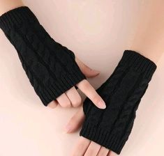 Aesthetic Hand Gloves, Hand Gloves Aesthetic, Hand Gloves Fashion, Dr Mundo, Gloves Aesthetic, Cute Dress Outfits, Modest Dresses Casual, Tomboy Outfits