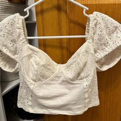 Never Worn Perfect For Summer! Cropped Cotton Tops For Brunch, Birthday Gift Baskets, Crop Tee, Billabong, Gift Baskets, Birthday Gift, Baskets, Color White, Womens Tops