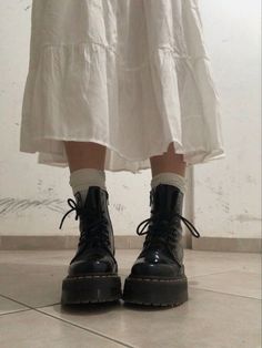 Swag Shoes, Doc Martens, Amelie, Dr. Martens, Cute Shoes, Look Fashion, Aesthetic Clothes