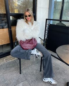 Faux Fur Outfit Ideas, Winter Jumper Outfit, Glitter Boots Outfit, Jumper Outfits, Faux Fur Outfit, City Break Outfit, Fur Clothing, Leather Midi Skirt, Cold Weather Fashion