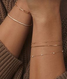 Gold Bracelets For Women’s, Everyday Bracelets Gold, Bracelet Stack Dainty, Gold Bracelet Pearl, Permenant Bracelets, Mejuri Bracelet Stack, Gold Jewellery Minimalist, Everyday Jewelry Aesthetic, Mixing Metal Jewelry