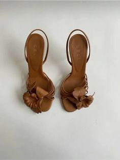 Flowers Heels, Dainty Heels, Elegant Shoes Heels, Flowers Shoes, Products Aesthetic, Aesthetic Skincare, Heels Brown