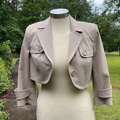 Nwt Ann Taylor Loft Beige Crop Jacket Size 4p. Comes From Smoke And Pet Free Home. Beige Fitted Cropped Jacket With Buttons, Fitted Beige Cropped Jacket With Buttons, Classic Beige Fitted Cropped Jacket, Classic Fitted Beige Cropped Jacket, Spring Beige Cropped Jacket For Office, Fitted Khaki Cropped Jacket For Spring, Black Poncho, Beige Blazer, Brown Blazer