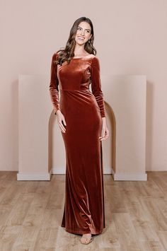 Velvet Mother Of The Groom Dress, Mother Of The Bride Dresses Winter, Gold Velvet Dress, Burgundy Bridesmaid Dresses Long, Wedding Parties Colors, Long Sleeve Bridesmaid Dress, Velvet Gown, Bridesmaid Dress Colors, Fitted Sleeves