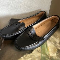 New Women’s Moccasin Loafer In Size 8 1/2. Excellent Quality And Styling. I Have Many Other New Shoes In The Size. See You Listings Or Ask. Happy To Bundle. Black Flat Moccasins For Workwear, Casual Black Moccasins For Office, Casual Black Almond Toe Moccasins, Classic Black Moccasins For Spring, Black Casual Moccasins For Work, Casual Black Moccasins For Work, Black Casual Flats For Business, Black Moccasins For Business Casual In Spring, Black Moccasins For Spring Business Casual