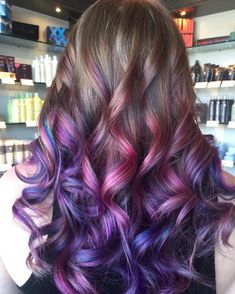 Blonde Ombre Hair, Purple Balayage, Underlights Hair, Purple Ombre Hair, Purple Highlights, Hair Color Purple, Balayage Hair Blonde, Penteado Cabelo Curto, Ombre Hair Color