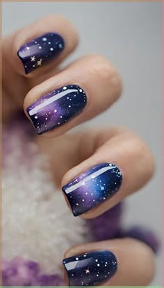 Start Night Nails, Dark Star Nails, Day And Night Nails, Blue Starry Nails, Nails Night Sky, Sky Nails Design, Cosmos Nails, Space Nails Galaxy, Night Nail Art