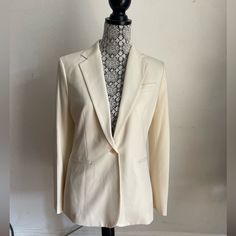 Lauren Ralph Lauren~ Brand New W/ Tags Blazer Off White One Button Single Breasted Slit Pockets Business Sporty Chic Blazer Off White, Ralph Lauren Blazer, Lauren By Ralph Lauren, Sporty Chic, Lauren Ralph Lauren, Single Breasted, Blazer Suit, Suit Jacket, Size 4