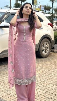 Puja Outfits For Women, Puja Dress Ideas, Desi Fits Aesthetic Pictures, Desi Suits, White Frock, Stylish Kurtis Design, Desi Outfits