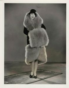 1920s Outfits, 1920 Fashion, Vintage Everyday, Movie Fashion, Vintage Fur, Old Fashion, 1920s Fashion