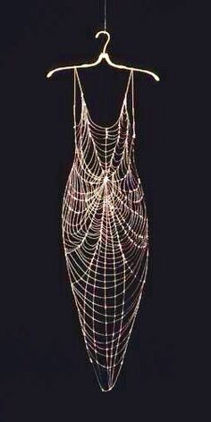 Spiderweb Fashion, Spider Dress, Chain Dress, Dark Fashion, Mode Vintage, Looks Style, Mode Inspiration, Manga Girl, Costume Design