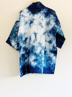 Blue Linen Summer Outerwear, Blue Cotton Outerwear With Natural Dye, Summer Cotton Outerwear In Indigo, Casual Oversized Blue Kimono, Oversized Cotton Casual Robe, Oversized Long Blue Kimono, Oversized Blue Long Kimono, Casual Long Sleeve Kimono With Natural Dye, Oversized Blue Kimono For Spring