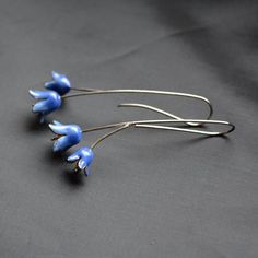 Ekologicky šetrné náušnice s modrými zvonky Etsy Blue Enamel Hypoallergenic Jewelry, Blue Hypoallergenic Enamel Jewelry, Hypoallergenic Blue Enamel Jewelry, Blue Enamel Flower Earrings As Gift, Silver Flower Enamel Earrings, Silver Enamel Flower Earrings For Pierced Ears, Silver Flower Earrings With Enamel For Pierced Ears, Gift Nickel-free Enamel Flower Earrings, Silver Enamel Flower Earrings As Gift