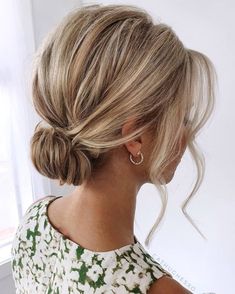 Nape Bun for Short Hair Neck Length Hair, Updos For Short Hair, Medium Length Updo, Short Hair Up, Short Hair Bun, Mother Of The Bride Hair, Chin Length Hair, Bun Hairstyle, Hairdos For Short Hair