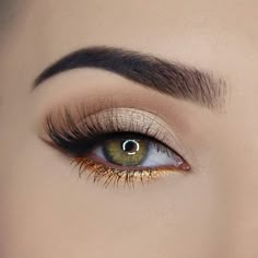 Make Up Designs, Cute Eye Makeup, Gold Eyeshadow, Beautiful Eye Makeup, Beauty Make-up