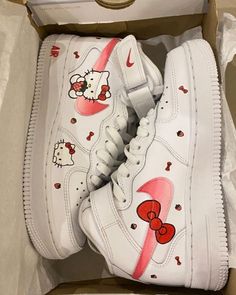 Sanrio Jordans, Hello Litty Outfits, Hello Kitty Characters Friends, Hello Kitty Outfit Ideas, Kuromi Shoes, Hello Kitty Merch, Hello Kitty Sneakers, Hello Kitty Products, Nike Blazer Outfit