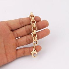 The chains are hand polished. Details:- about 11.1mm wide, 3.9mm thick of ring- 18K gold filled brass- 1pcs- We can customize other color.-  2007-2048-1 Gold Chain Bracelet In Alloy, Gold Alloy Chain Bracelet, Gold Metal Link Chain Ring, Gold Link Chain Bracelet With Lobster Clasp, Gold Alloy Chain Charm Bracelet, Gold Alloy Charm Bracelet With Chain Details, Gift Alloy Chain Bracelet With Lobster Clasp, Alloy Chain Bracelet With Lobster Clasp For Gifts, Lobster Clasp Alloy Chain Bracelet As A Gift