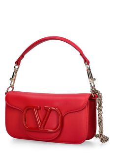 Height: 11cm Width: 20cm Depth: 5cm. Detachable metal chain strap . Single top handle. Front flap with snap button closure. Front metal logo detail Red Valentino Bag, Elegant Fits, Valentino Purse, Valentino Bag, Valentino Handbags, Red Clutch, Girly Bags, Luxury Purses, Valentino Bags