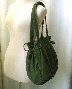 love this one Purses With Lots Of Pockets, Sacs Tote Bags, Hemp Bag, Sac Diy, Diy Bag Designs, Jane Birkin, Lv Handbags, Diy Sewing Clothes, Pretty Bags