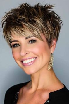 The Back Of Short Haircuts, Short Hair For Thick Hair Women, Short Shag Haircut, Short Haircut For Women, Short Stacked Hair, Haircut For Women, Asymmetrical Pixie Cuts