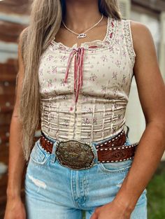 Punchy Aesthetic, Western Winter Fashion, Cowgirl Fits, Closet Capsule, Thrift Wishlist, Nfr Outfits, Girly Tops, Hippie Cowgirl