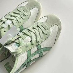 Green Onitsuka Tiger Sneakers High Heel Crocs, Onitsuka Tiger Outfit, Green Widget, Tiger Sneakers, Fashion Shoes Boots, Jogging Shoes, High Heel Sneakers, Summer Sneakers