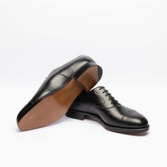 Black calf oxford shoe with stitched cap toe, double leather sole. Fitting F, last 202. Made in England Edward Green, Oxford Shoe, Cobbler, Shoe Care, Luxury Retail, Luxury Boutique, Shoe Brands, Loafer Shoes, Boat Shoes