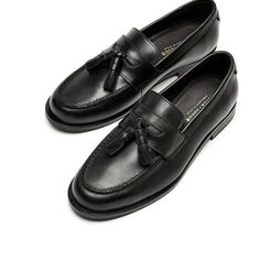 Inspired by menswear our morgan loafers are made from premium leather feature a tassel detail and a classic penny slot. easy to slip on the block heel offers the slightest lift and ensures a comfortable all-day wear.    - slip on    - shoe bag included  - made in portugal     eu size us size uk size length (cm)   35 5 2.5 22.5   36 6 3.5 23.5   37 7 4 23.9   38 8 5 24.6   39 9 6 25.3   40 10 6.5    26    41 11 7 26.7 Classic Slip-on Dress Shoes With Tassels, Classic Leather Oxfords With Tassels, Classic Leather Moccasins With Tassels, Business Slip-on Loafers With Tassels, Classic Tassel Slip-on Loafers, Goodyear Welted Tassel Loafers For Office, Classic Leather Tassel Loafers, Classic Leather Business Shoes With Tassels, Classic Slip-on Moccasins With Tassels