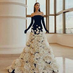 Dreamy Vow Chic 3D Flowers Black Velvet Mermaid Evening Dresses with G – DreamyVow Wedding Dress Vogue, White And Black Wedding Dress, Black Floral Gown, Premier Dresses, Black White Gown, Black And White Wedding Dress, Luxurious Outfits, Yellow Evening Dresses, Black And White Gown