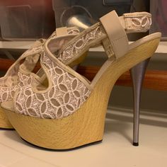 Beige Bebs Platform Pumps! Cream Synthetic Heels For Party, Chic Cream Heels For Night Out, Elegant Cream Heels For Night Out, Beige Synthetic Heels For Party, Glamorous Beige Heels For Night Out, Beige Platform Heels For Night Out, Beige Synthetic Party Heels, Glamorous Cream High Heel Heels, Elegant Beige Platform Heels