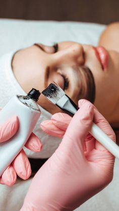 Aesthetic Facial Pictures, Aesthetic Instagram Feed Esthetician, Aesthetic Clinic Facials, Botox Aesthetic Instagram, Cosmetic Dermatologist Aesthetic