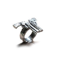 Twin guns Biker Ring sterling silver 925 cowboy western men revolver lucky skull | eBay Vintage Metal Jewelry, Goat Ring, Cowboy Ring, Make Ring, Edgy Rings, Western Men, Biker Accessories, Biker Jewelry, Mens Rings