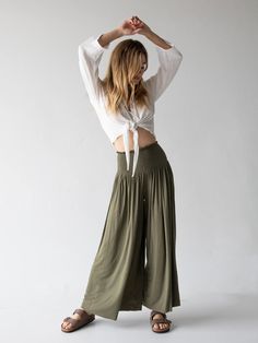 The most comfy & flattering waistband and wide-leg silhouette!