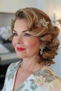 Wedding Hairstyles For Medium Length, Long Blonde Curls, Beautiful Wedding Hairstyles, Haircut Highlights, 80's Hairstyle, Mother Of The Groom Hairstyles, Timeless Hairstyles, Classic Pixie, Wedding Haircut