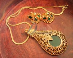 Jadau Jewellery, Gold Jewellry, Antique Jewellery Designs, Jewellery Designs, Antique Jewellery, Collar Necklace, Gold Jewelry, Gold Necklace