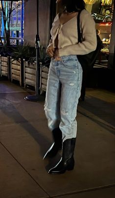 #boots #cowboy #minimalist #outfits #aesthetic Styling Cowboy Boots Winter, Mid Shin Boots Outfits, Cowboots Outfits Winter, Modern Cowgirl Boots Outfit, Hailey Bieber Cowboy Boots, Cowboy Boot Outfit Aesthetic, Western Boots Jeans Outfit, Cowboy Boots And Jeans Womens, Mid Cowboy Boots Outfit