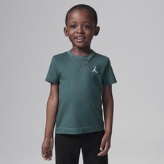 This tee is the classic "goes-with-anything" tee. It's made of soft cotton/poly jersey, features a small Jumpman embroidered on the chest and the tagless crewneck provides comfy wear for comfy play. Basic Cotton T-shirt With Embroidered Logo, Casual Green T-shirt With Embroidered Logo, Short Sleeve Cotton Tops With Embroidered Logo, Cotton Tops With Embroidered Logo And Short Sleeve, Basic Short Sleeve Top With Embroidered Logo, Casual Green Tops With Embroidered Logo, Casual T-shirt With Embroidered Logo, Green Sporty T-shirt For Everyday Wear, Casual Short Sleeve Tops With Embroidered Logo